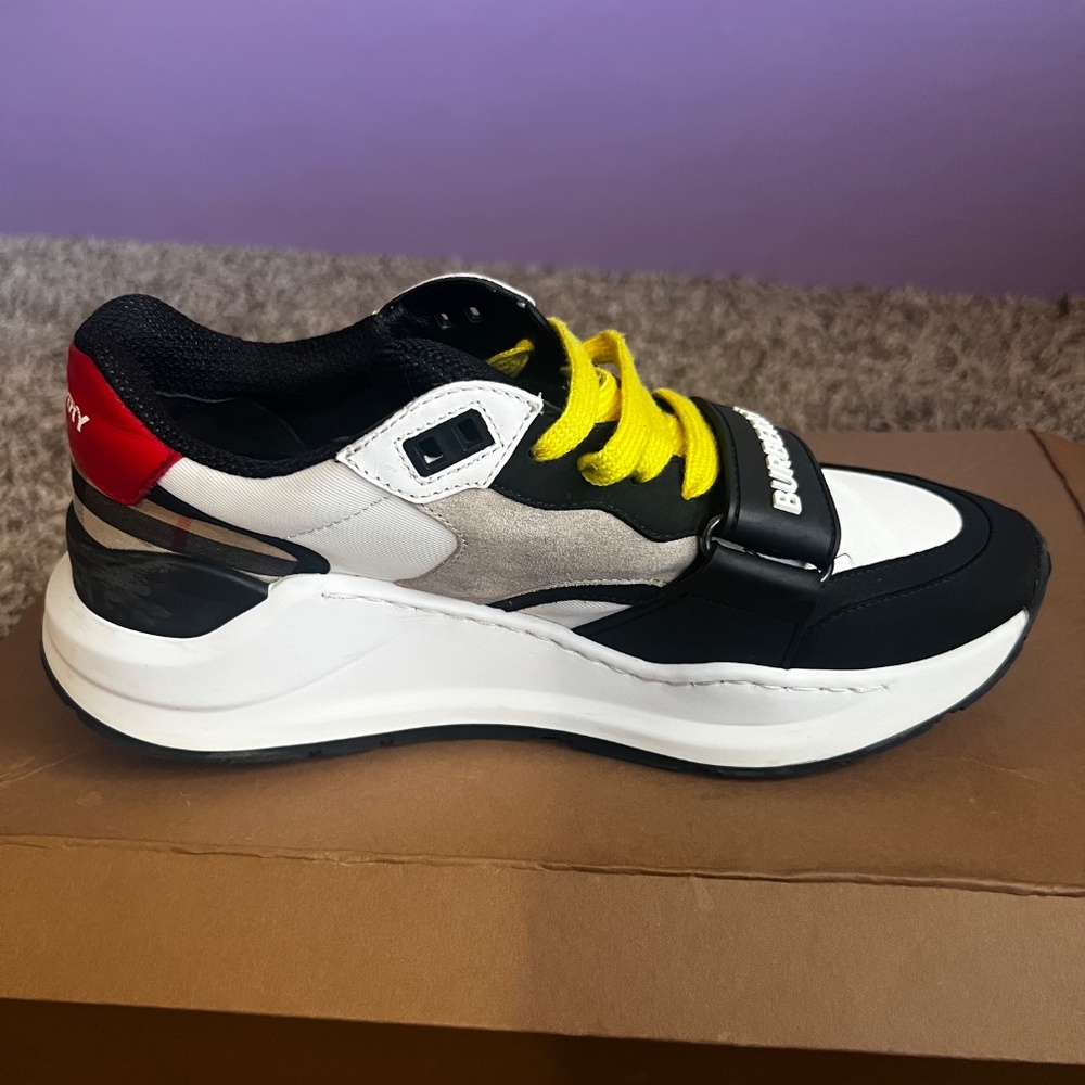 Burberry Ramsey Sneaker - Picture 4 of 12